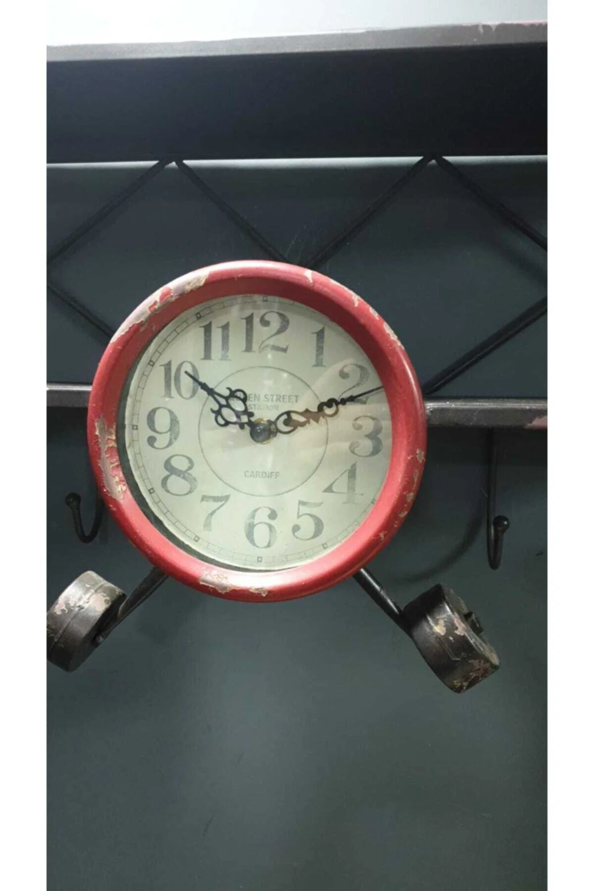 Vintage Uçak Önü Saatli Metal Raf