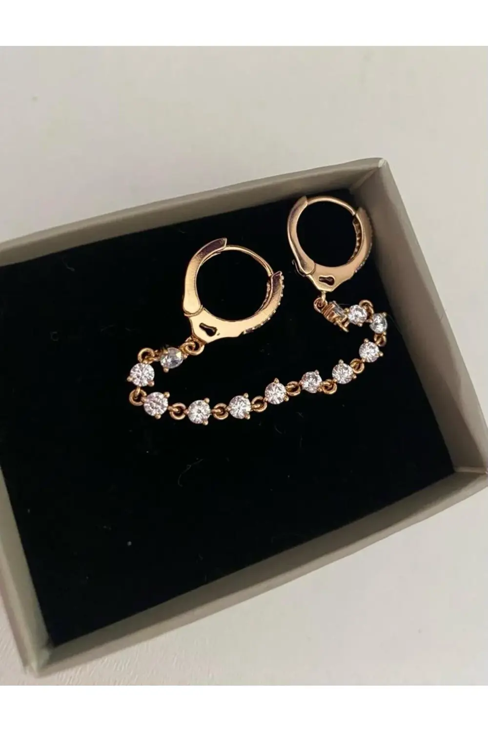 Arescollection Vip Seri Kararmaz Xuping Zirkon Taşlı Zincirli İkili Halka Küpe