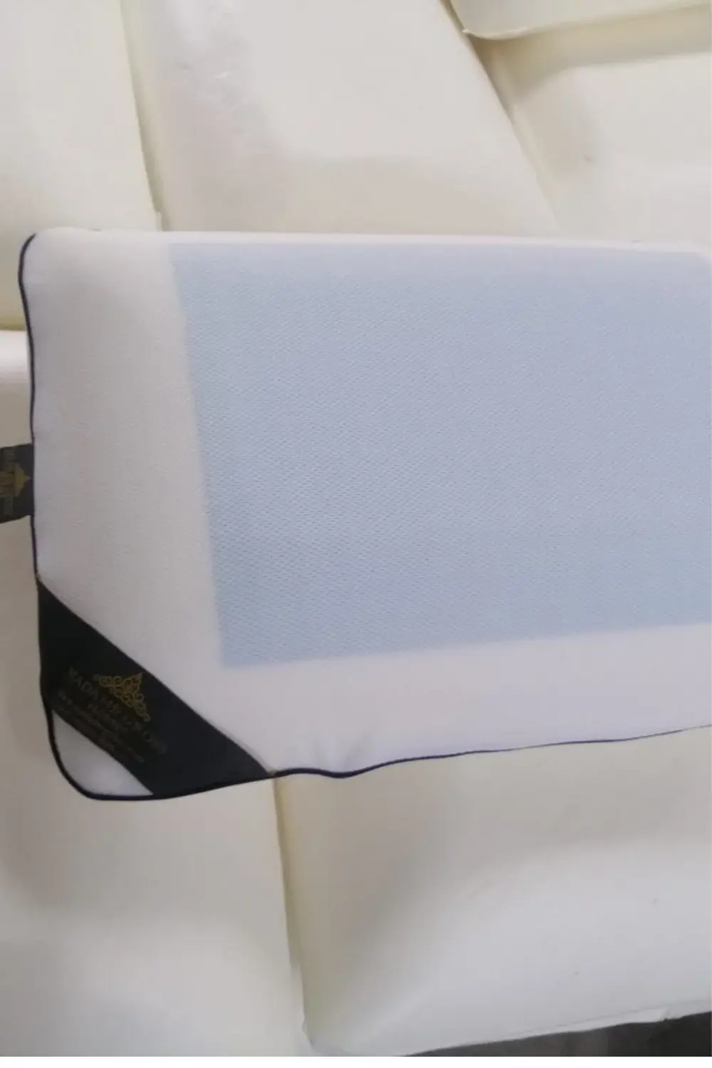 Visco Jel Yastık – Ortopedik Boyun Destekli, Serinletici Jel Pedl