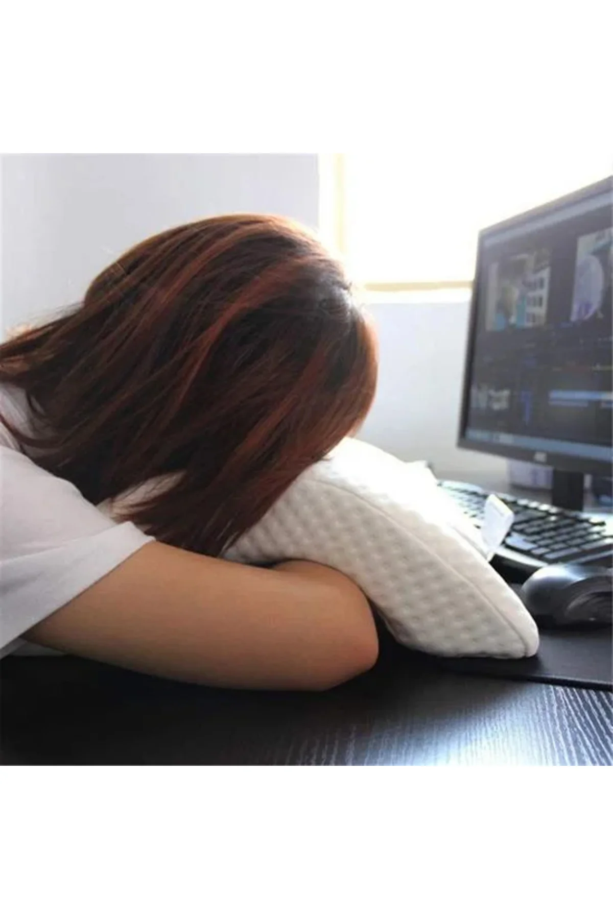Visco Ortopedik Geniş Boyuna Uyumlu Kol ve Bacak Destekli Yumuşak Kavisli Baş Yastığı Visco Ortopedik Geniş Boyuna Uyumlu Kol ve Bacak Destekli Yumuşak Kavisli Baş Yastığı