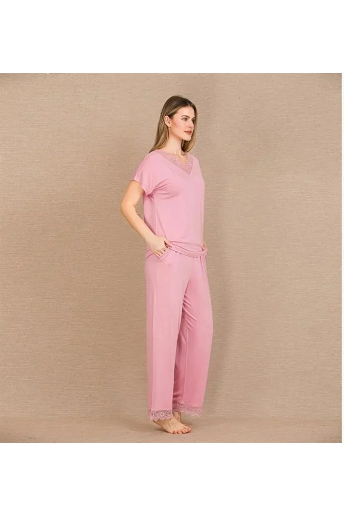 Viskon Şık Tasarım Dantel İşlemeli Pembe Kısa Kol Pijama Takımı Viskon Şık Tasarım Dantel İşlemeli Pembe Kısa Kol Pijama Takımı - Görsel 2