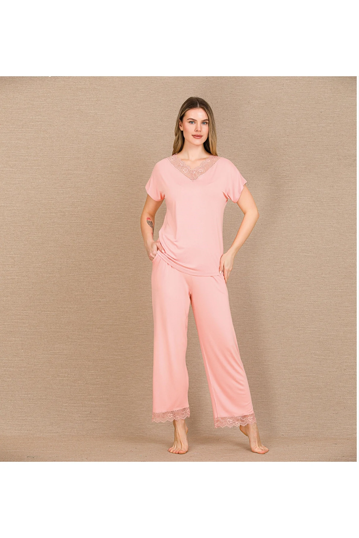 Viskon Şık Tasarım Dantel İşlemeli Açık Pembe Kısa Kol Pijama Tak