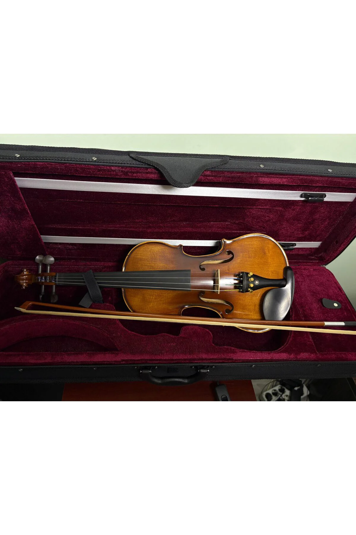 Vivaldi 904A 4/4 Keman ( Yastık+Reçine+Yedek Tel Hediye