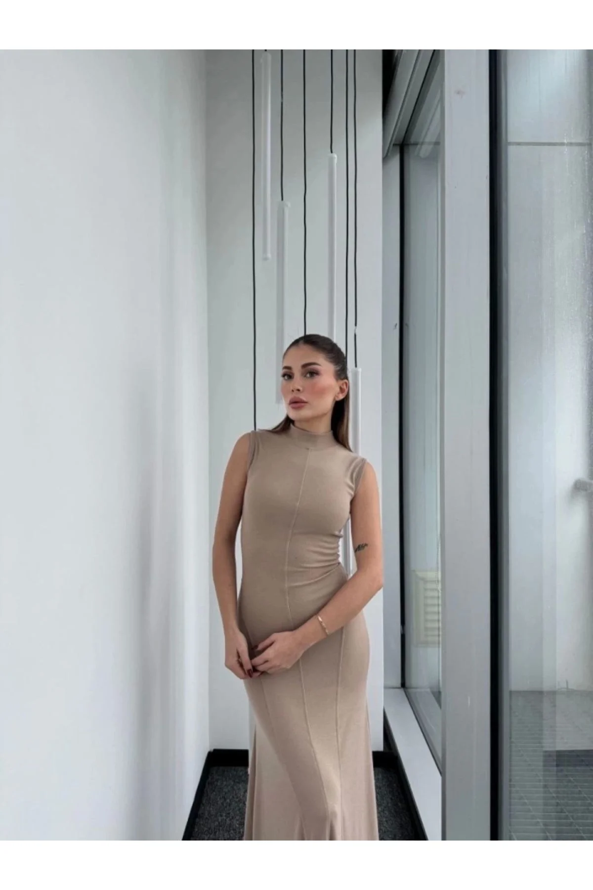 V&M Store Kolsuz Yarım Bogazlı Uzun Elbise- Bej