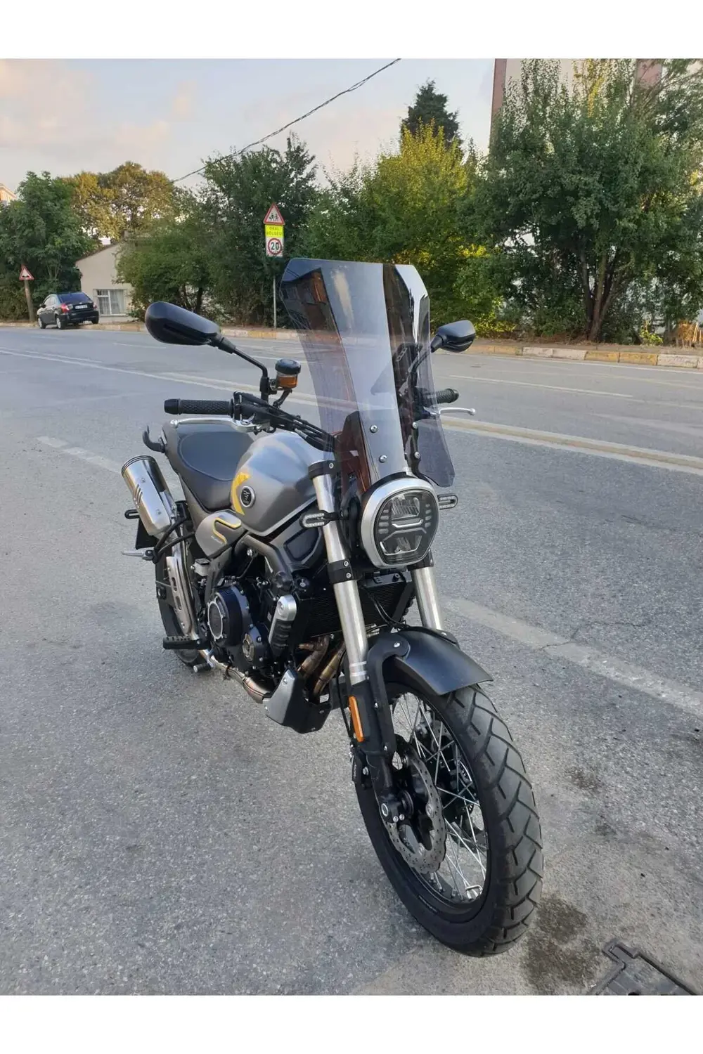 Voge ACX 525 Ön cam 2023 2024 Model'dir 58cm Açıkfüme Renkli 4mm