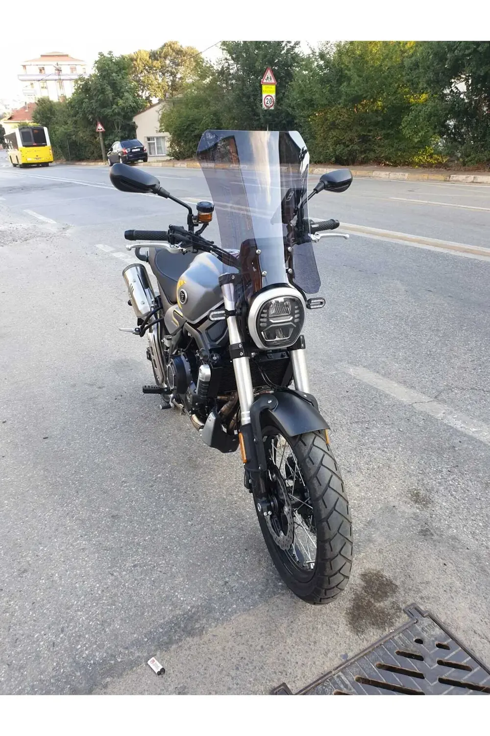 Voge ACX 525 Ön cam 2023 2024 Model'dir 58cm Açıkfüme Renkli 4mm