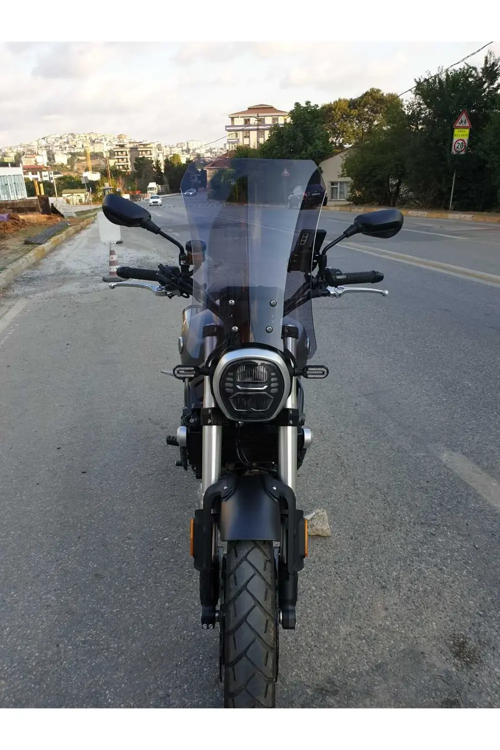 Voge ACX 525 Ön cam 2023 2024 Model'dir 58cm Açıkfüme Renkli 4mm