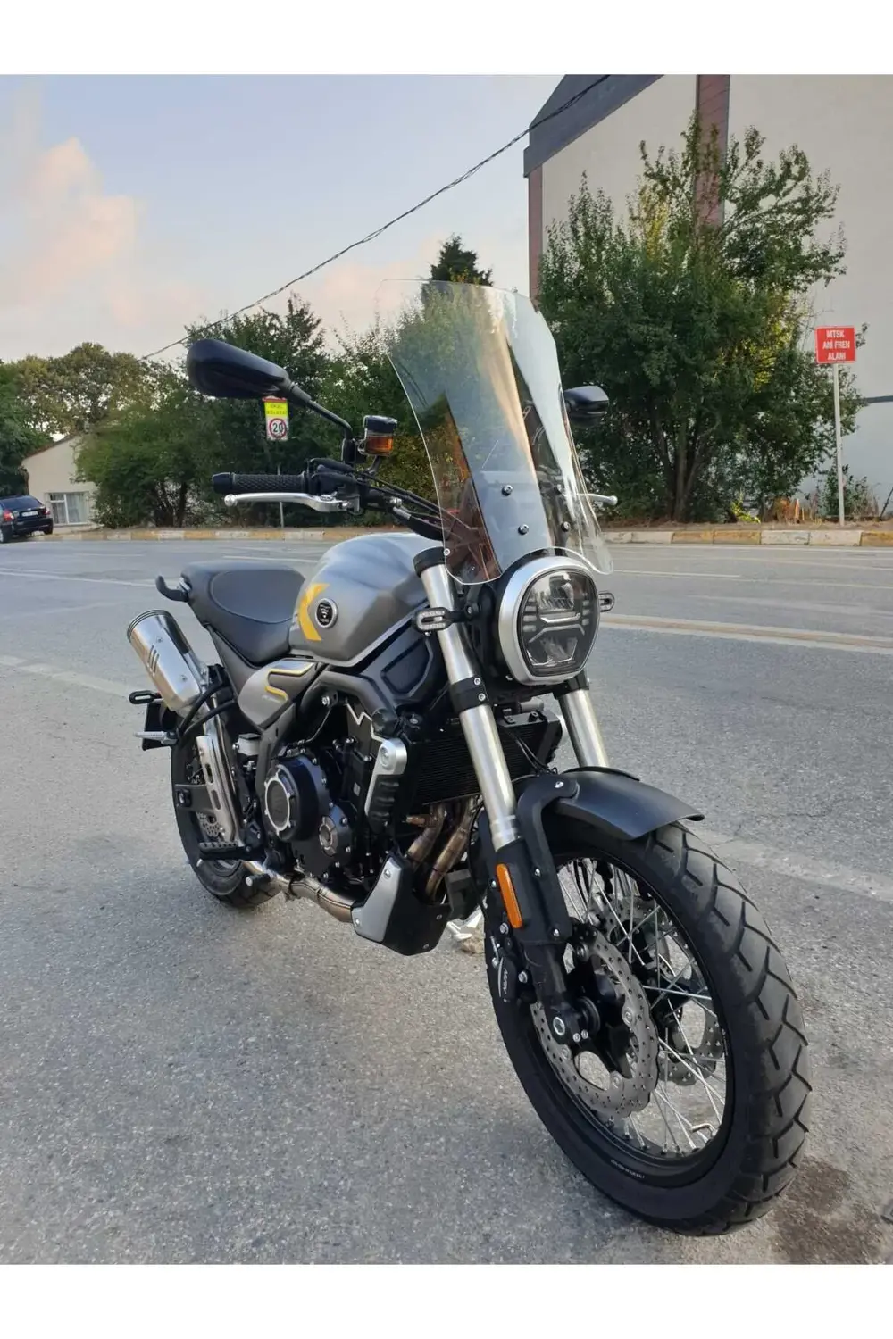 Voge ACX 525 Ön cam 2023 2024 Model'dir 58cm Şeffaf Renkli 4mm Uz