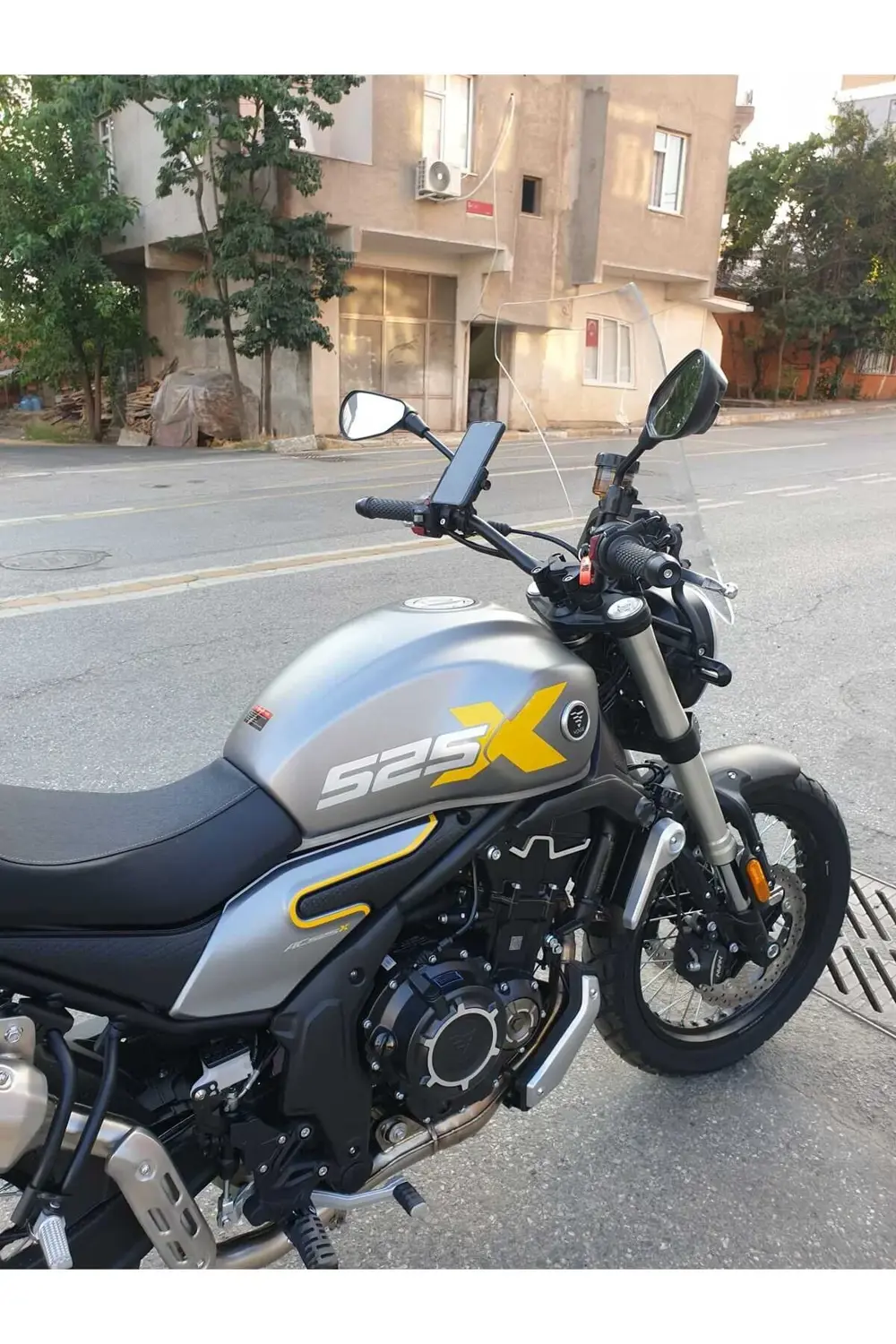 Voge ACX 525 Ön cam 2023 2024 Model'dir 58cm Şeffaf Renkli 4mm Uz