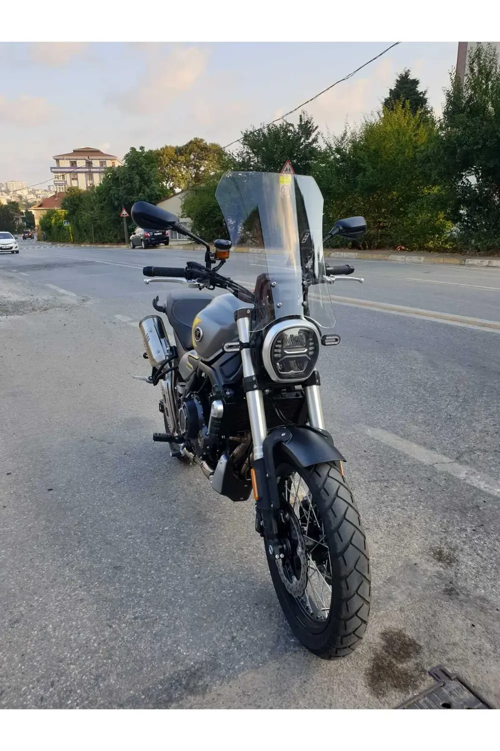 Voge ACX 525 Ön cam 2023 2024 Model'dir 58cm Şeffaf Renkli 4mm Uz