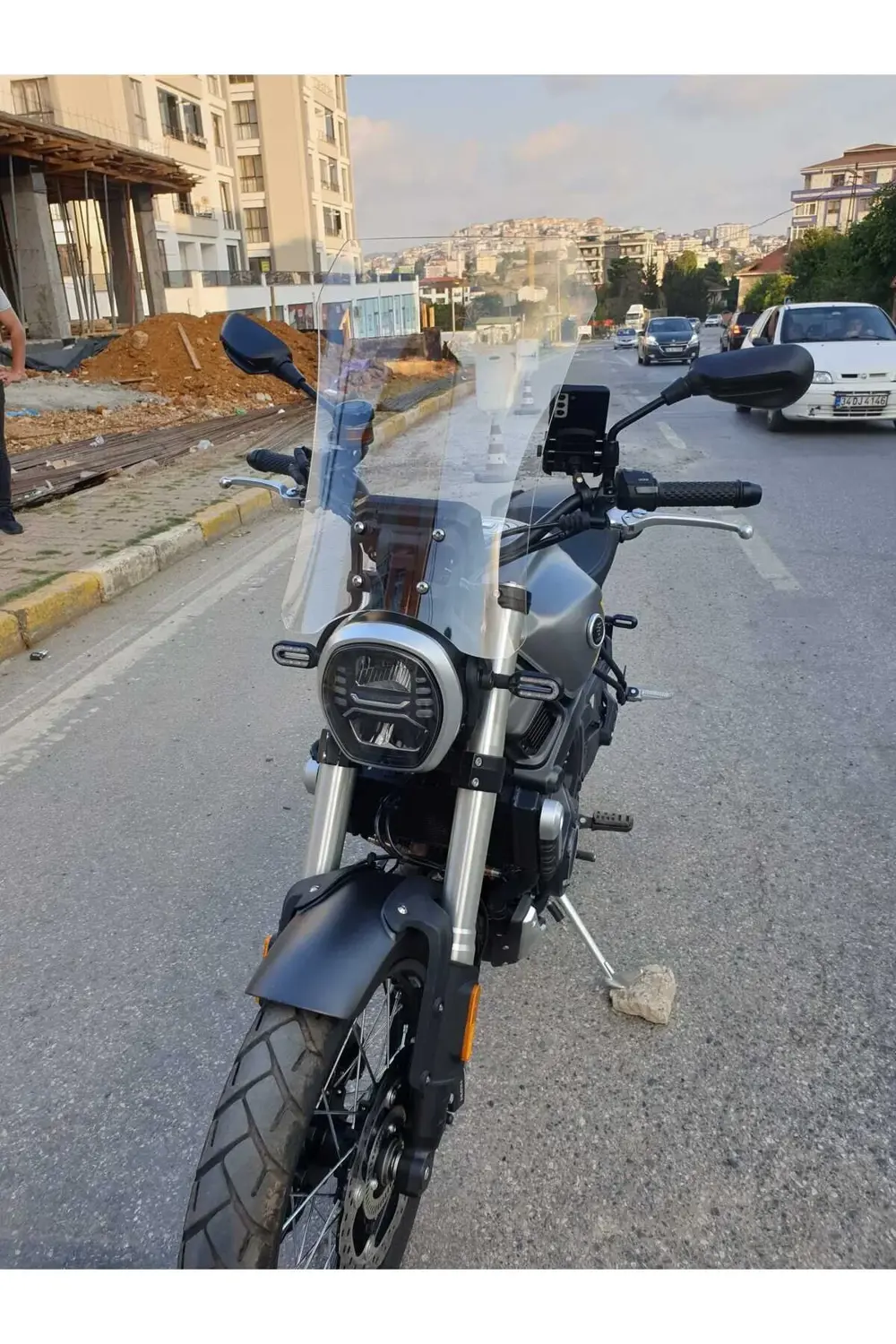 Voge ACX 525 Ön cam 2023 2024 Model'dir 58cm Şeffaf Renkli 4mm Uz