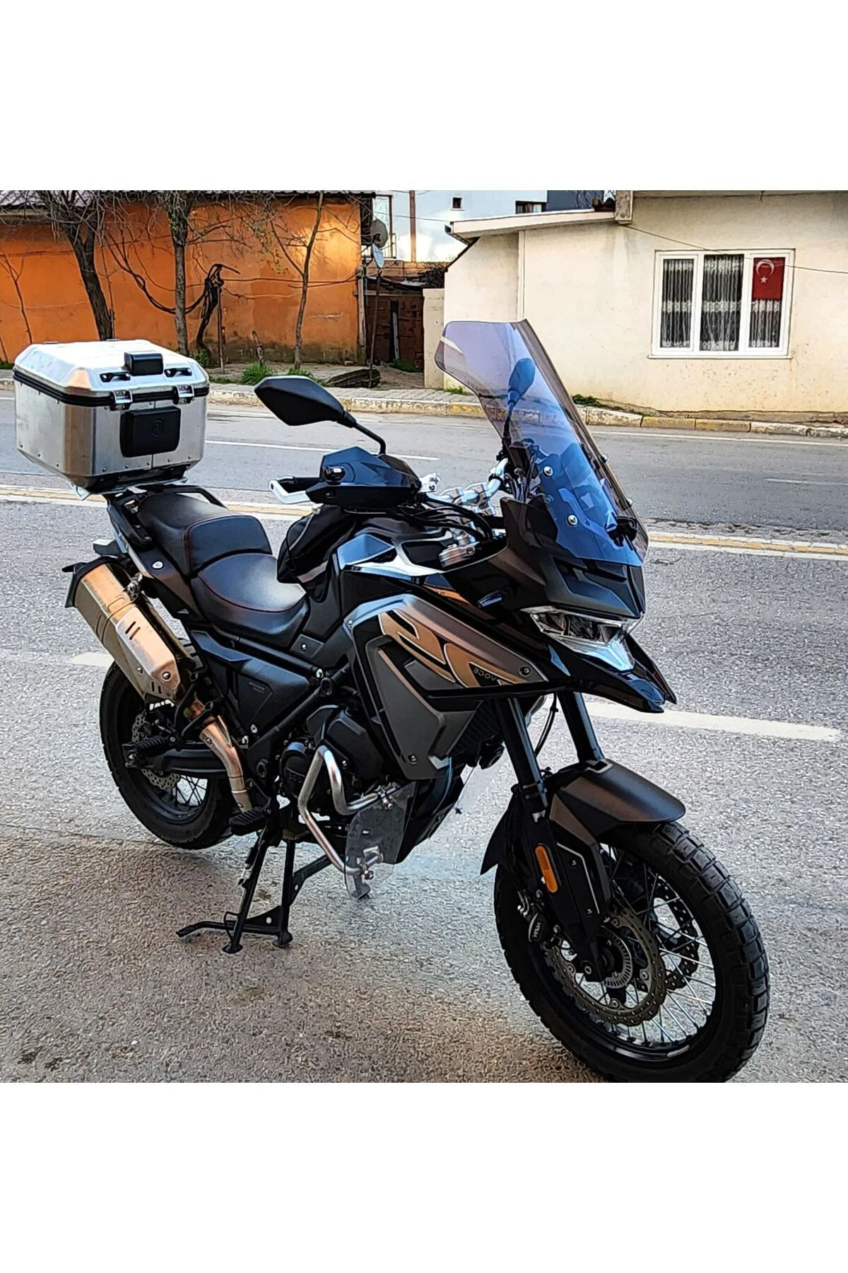 Voge DS 300 Ön Cam 2021-2026 Model 55cm Füme Renkli 4mm
