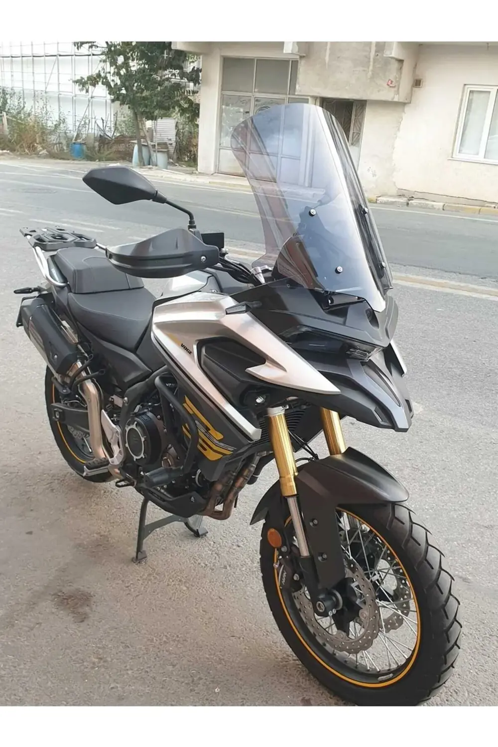 Voge DS 625X Ön Cam 2023-2025 Model 65cm Füme Renkli 4mm GENİŞ MO