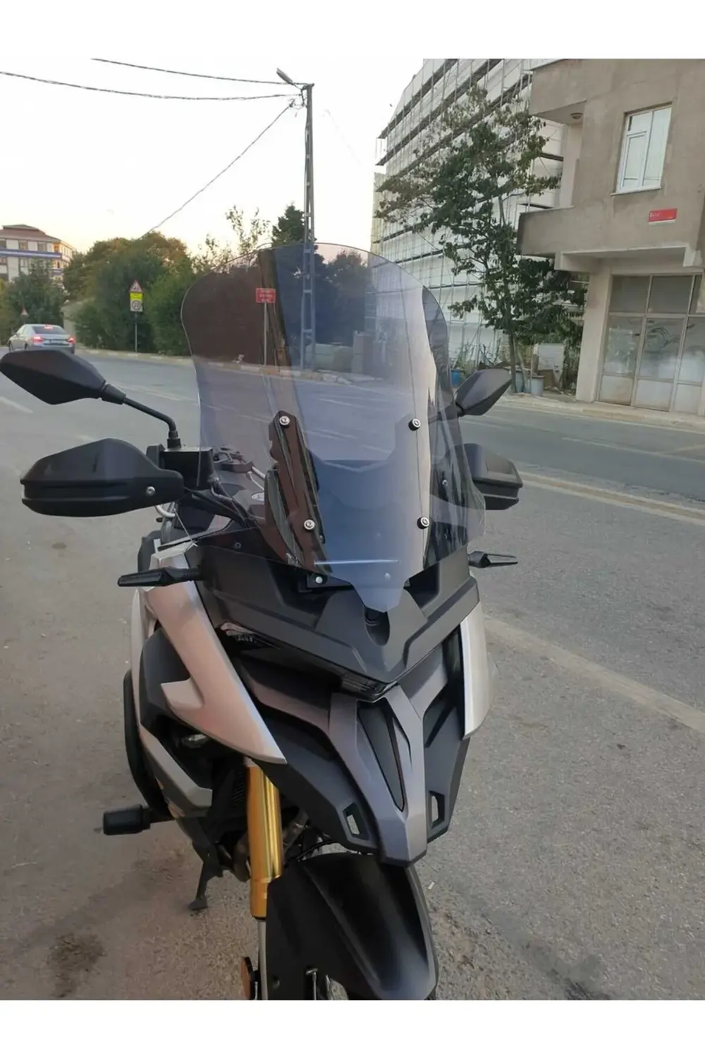 Voge DS 625X Ön Cam 2023-2025 Model 65cm Füme Renkli 4mm GENİŞ MO