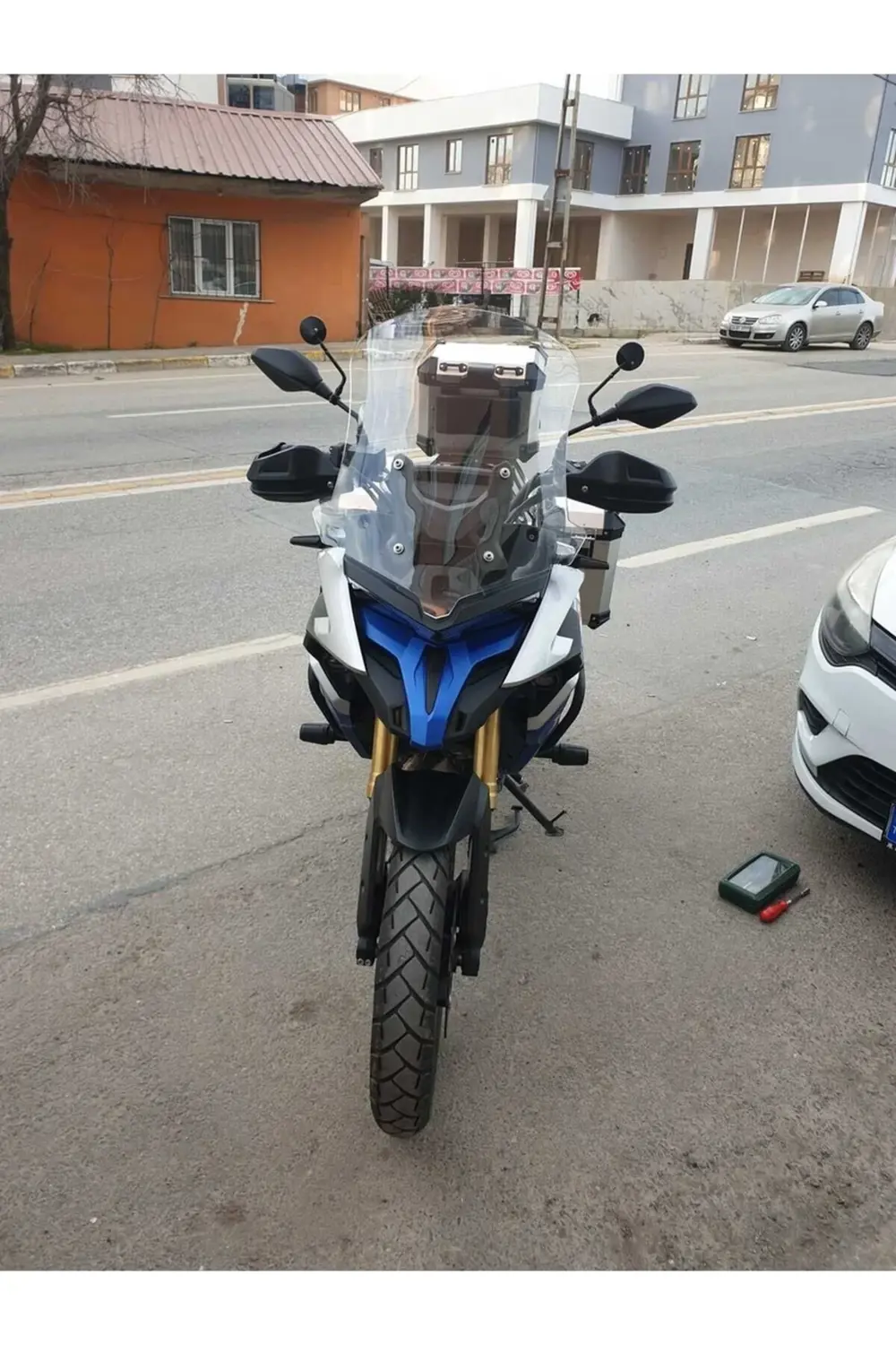 Voge DS 625X Ön Cam 2023-2025 Model 65cm Şeffaf Renkli 4mm UZUN C