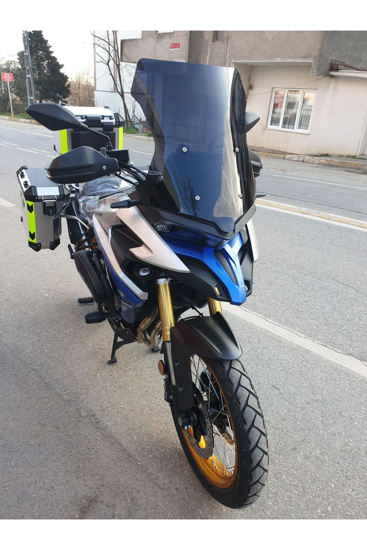 Voge DS 625X Ön Cam 2023-2026 Model 56cm Siyah Renkli 4mm SPORTİF