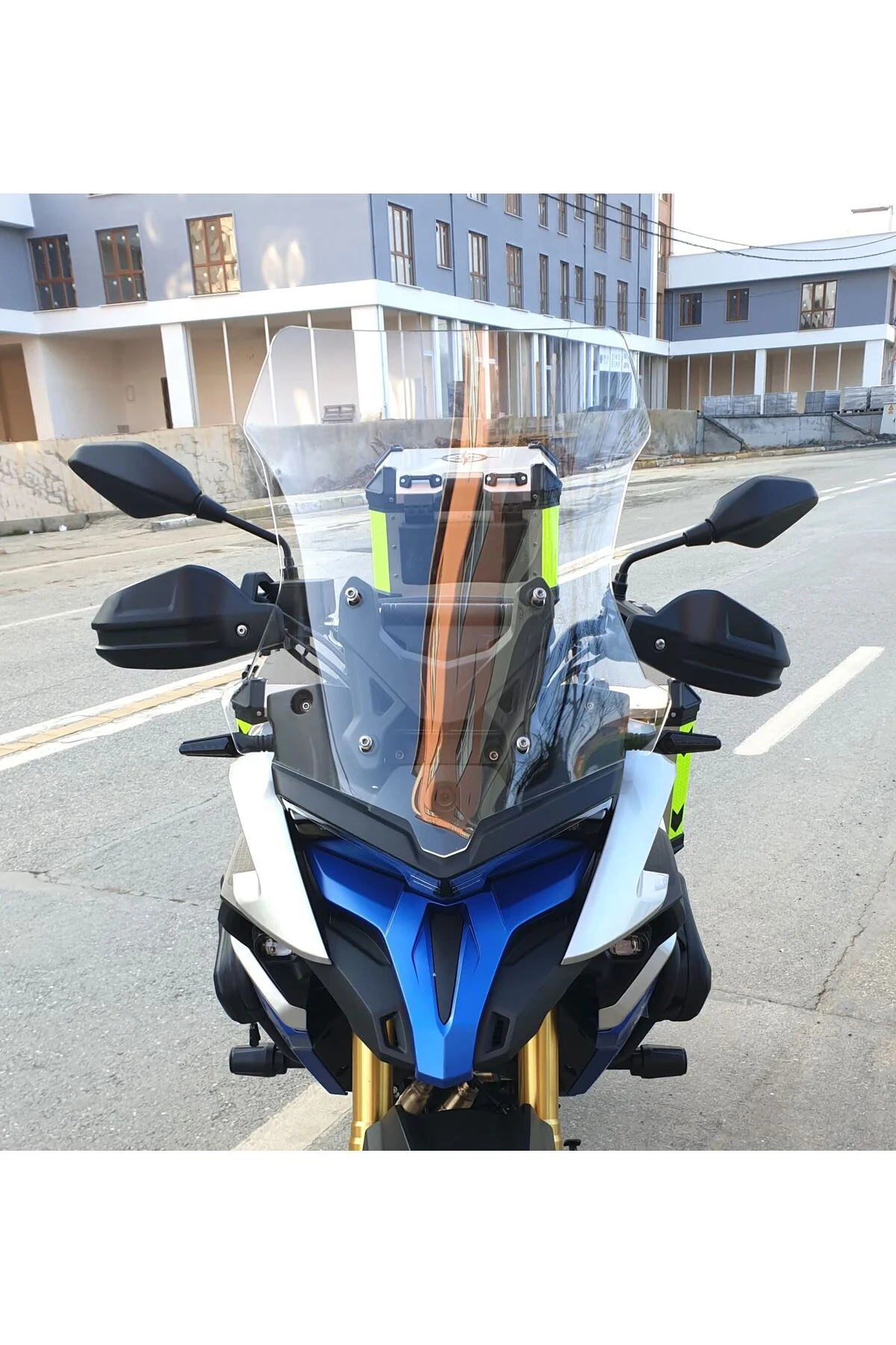 Voge DS 625X Ön Cam 2023-2026 Model 56cm Şeffaf Renkli 4mm SPORTİF MODEL