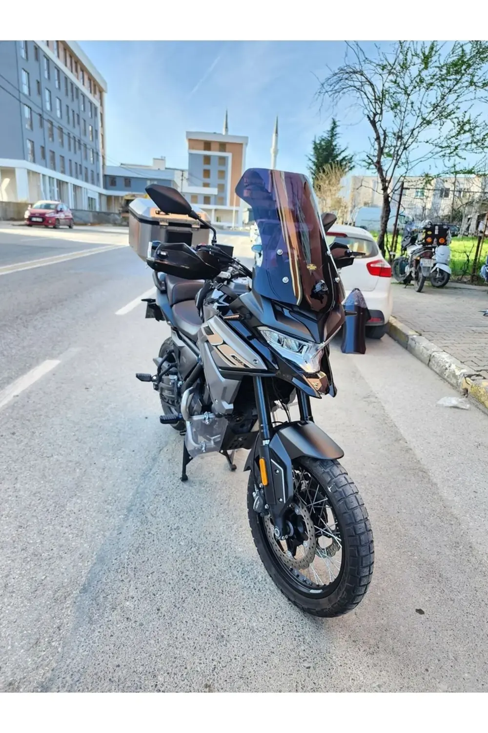 Voge DSX 650 Ön Cam 2022 Model 55cm Siyah Renkli 4mm KISA