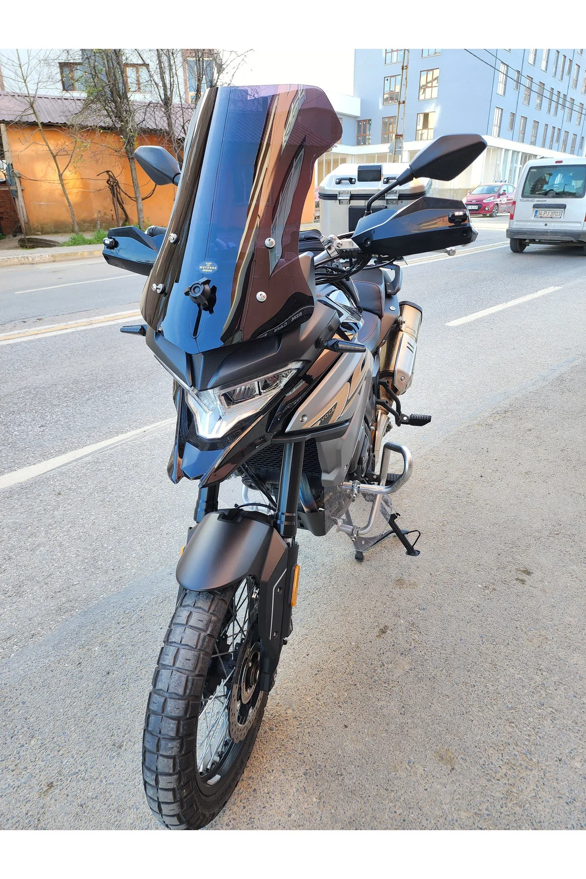 Voge Dsx 650 Ön Cam 2022 Model 55cm Siyah Renkli 4mm KISA SPOR CAM