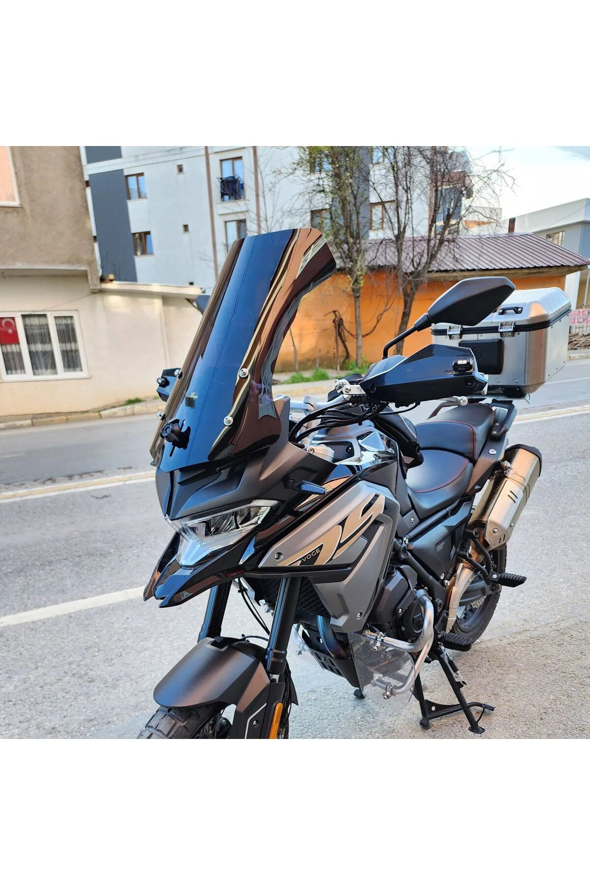 Voge DSX 650 Ön Cam 2022-2026 Model 55cm Siyah Renkli 4mm KISA