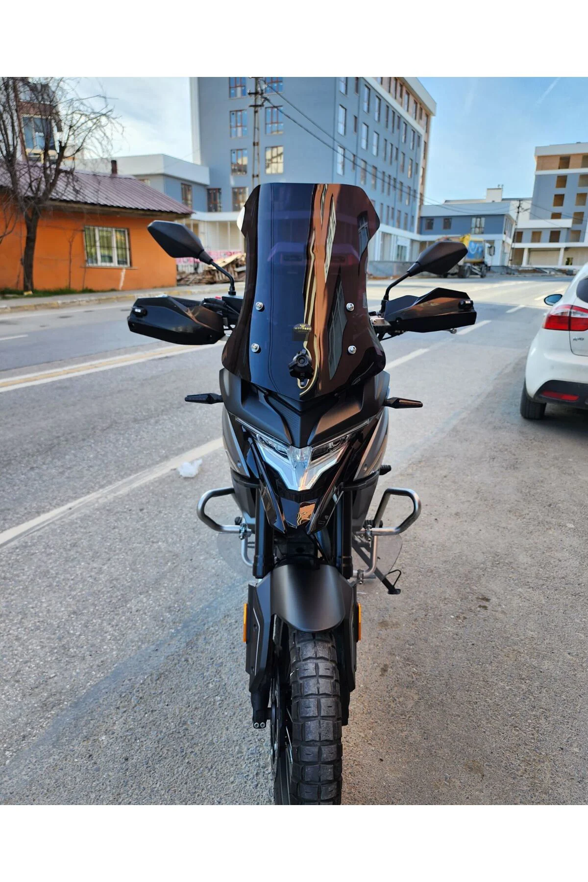 Voge DSX 650 Ön Cam 2022-2026 Model 55cm Siyah Renkli 4mm KISA