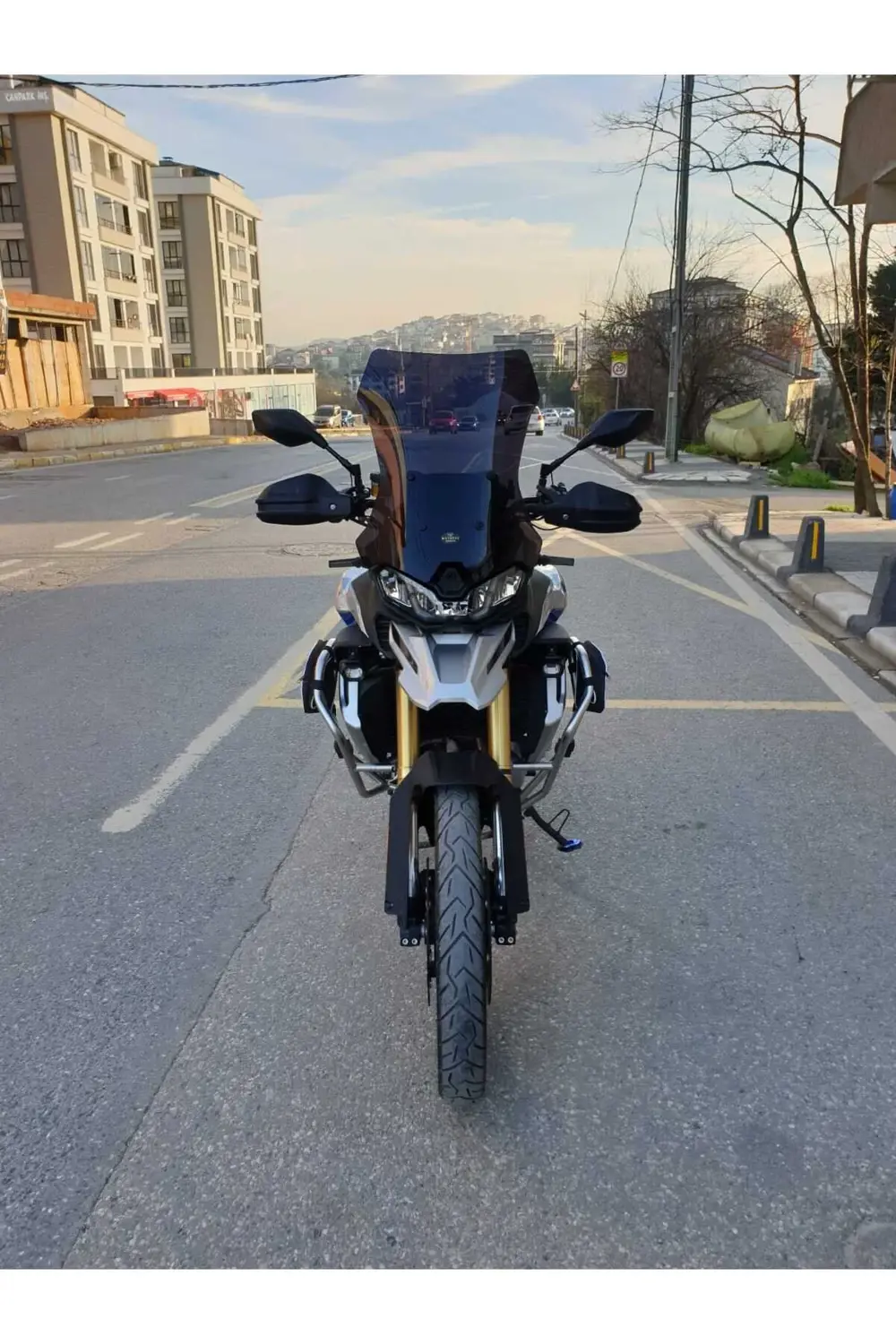 Voge DSX 900 Ön Cam 2024 Model 53cm Siyah Renkli 4mm