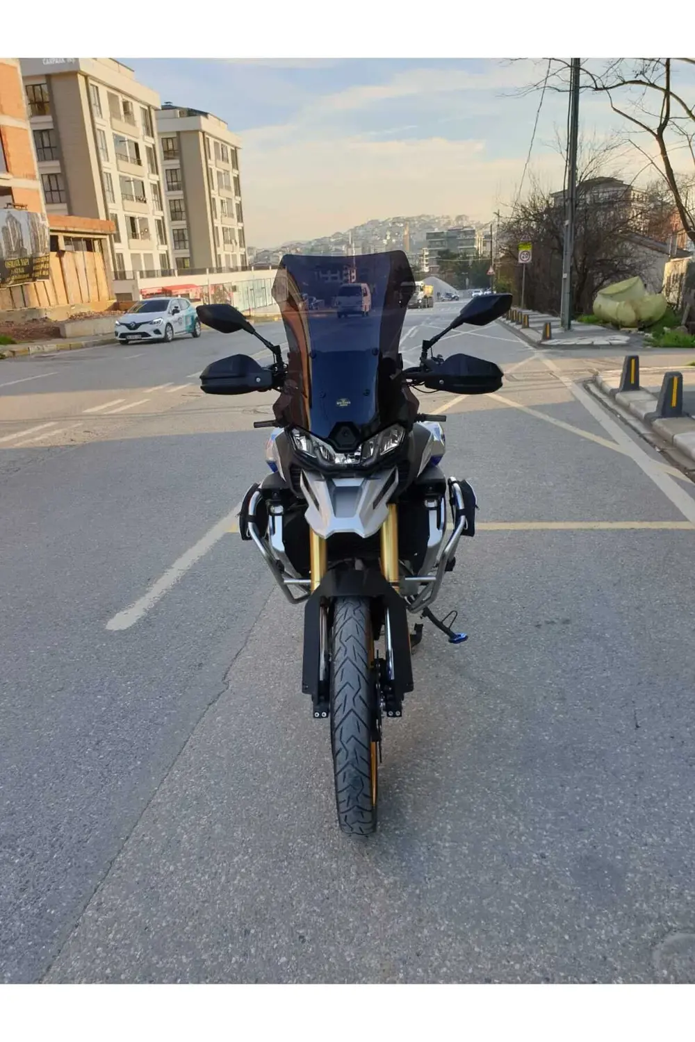 Voge DSX 900 Ön Cam 2024 Model 53cm Siyah Renkli 4mm