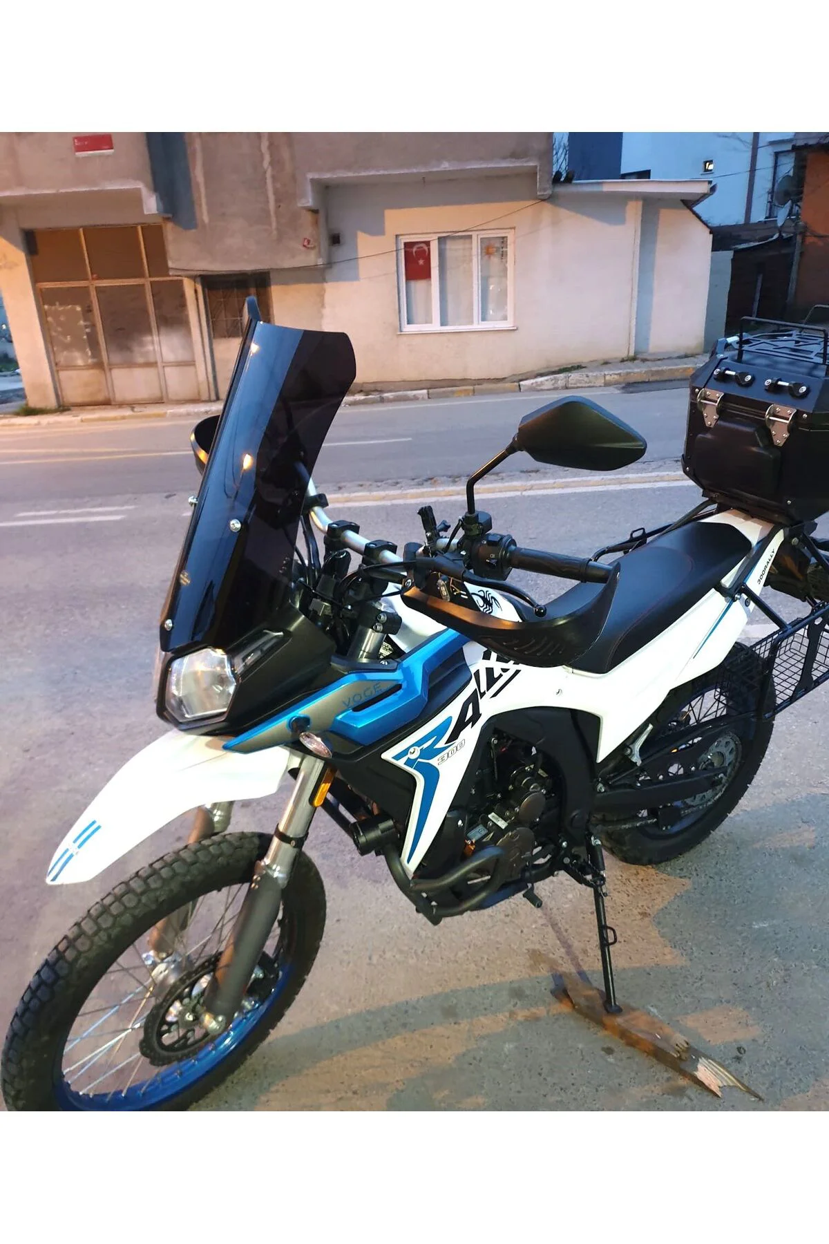 Voge Rally 250 Ön Cam 2022-2026 Model 51cm Siyah Renkli 4mm