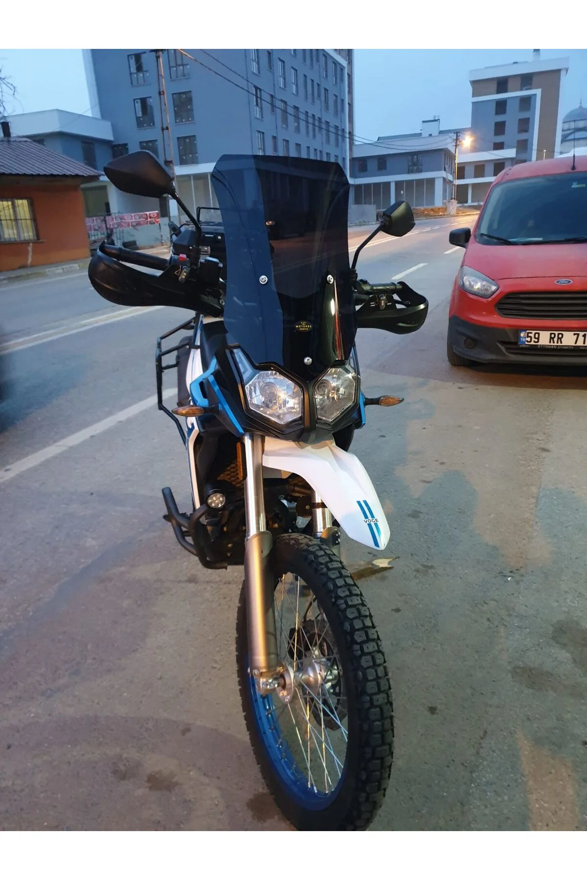 Voge Rally 250 Ön Cam 2022-2026 Model 51cm Siyah Renkli 4mm