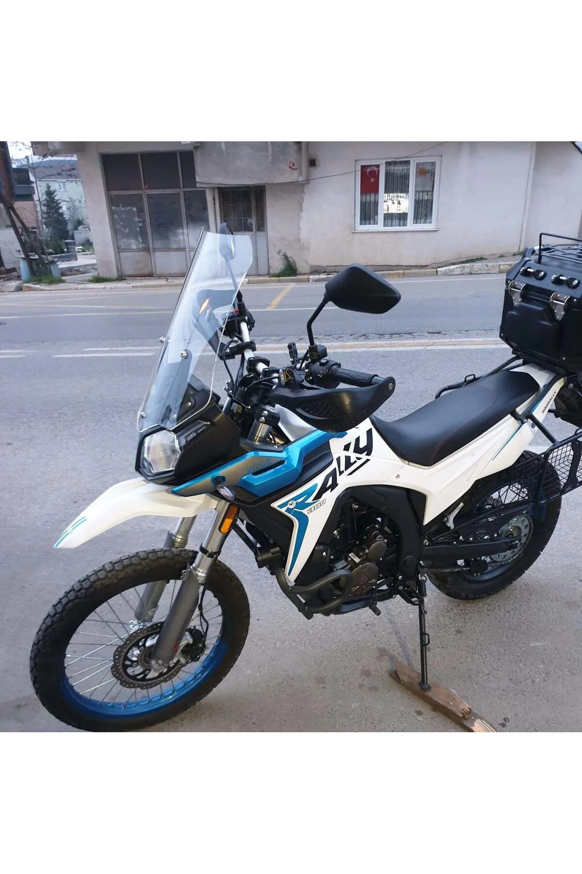 Voge Rally 300 Ön Cam 2022-2026 Model 51cm Şeffaf Renkli 4mm