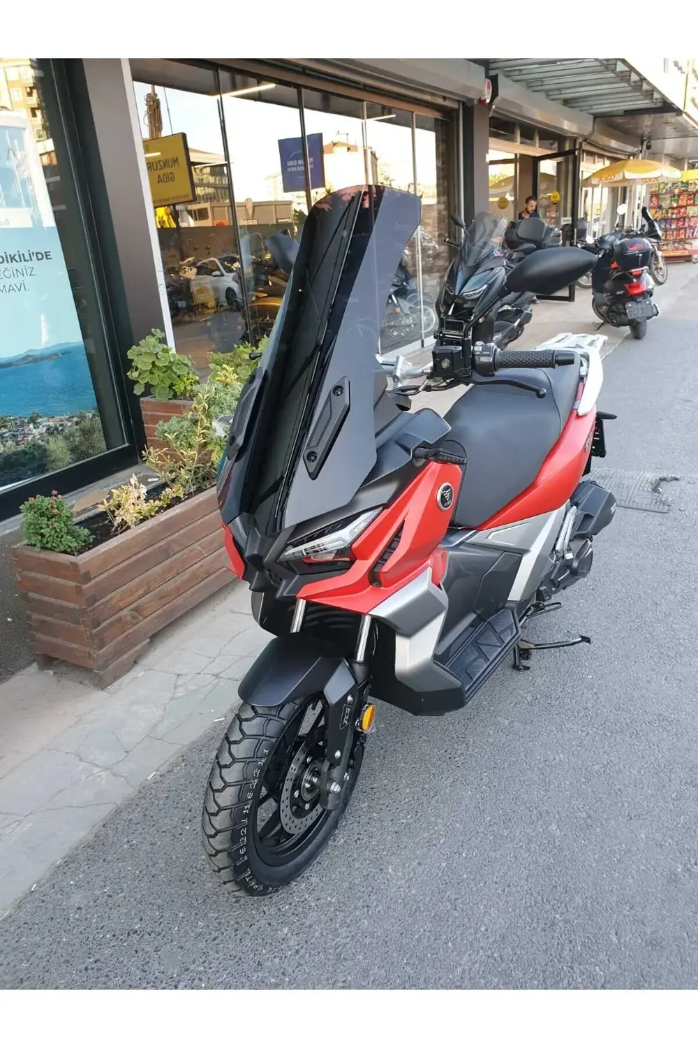 Voge Sr1 Adv Ön Cam 2023 2024 Model 71cm Şeffaf Renkli 4mm