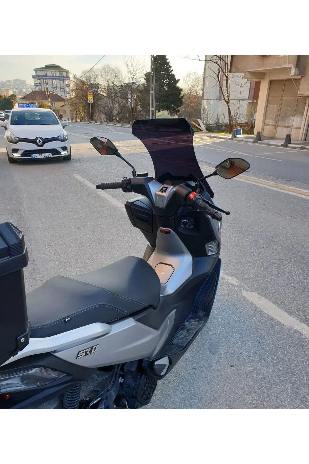 Voge SR1 Ön Cam 2023-2026 Model 72cm Siyah Renkli 4mm UZUN