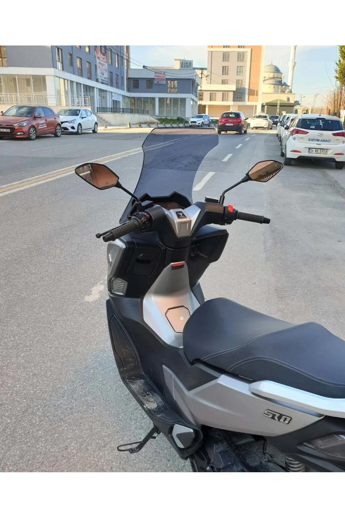 Voge SR1 Ön Cam 2023-2026 Model 72cm Füme Renkli 4mm UZUN