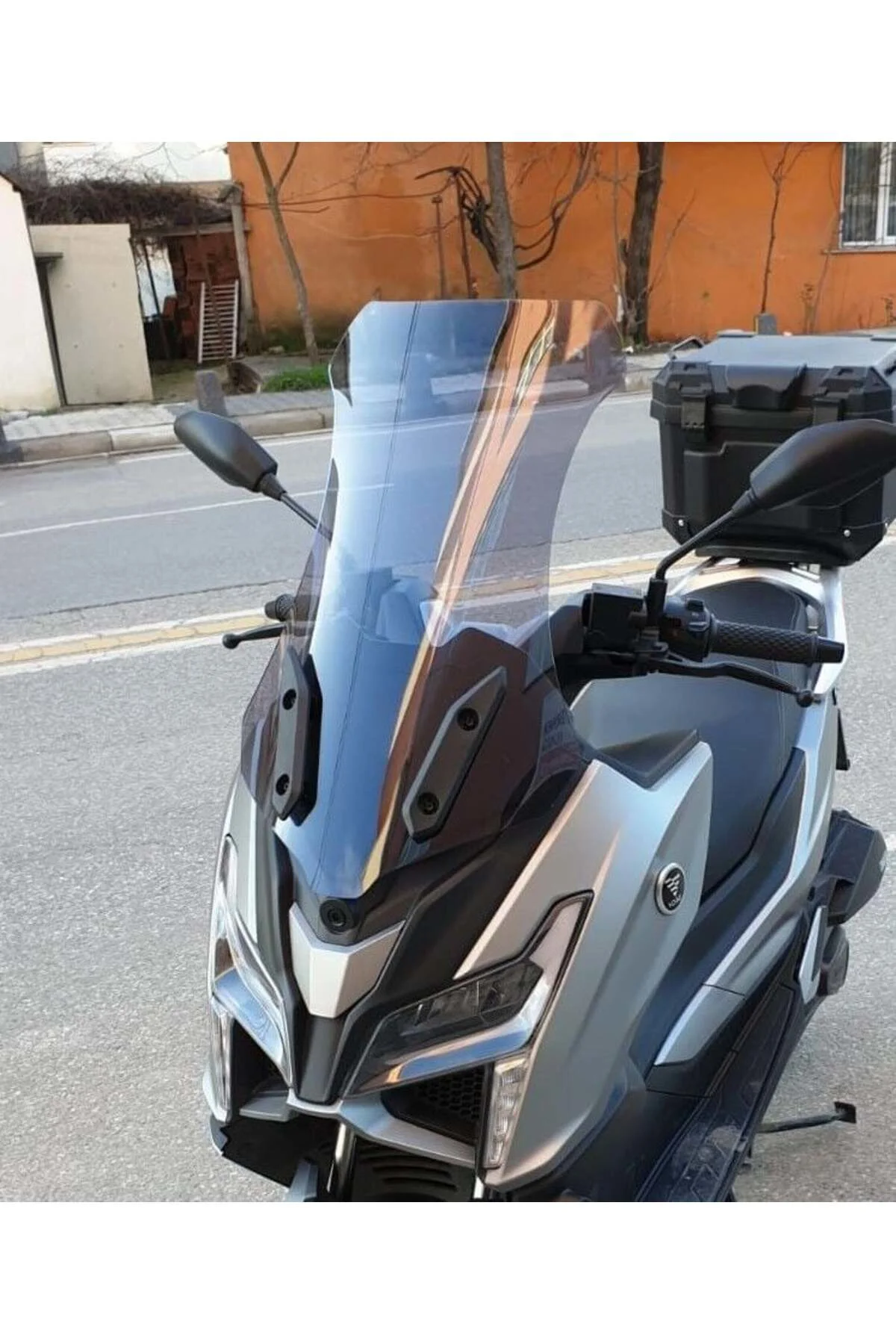Voge SR1 Ön Cam 2023-2026 Model 62cm Füme renk 4mm ORTA BOYLU
