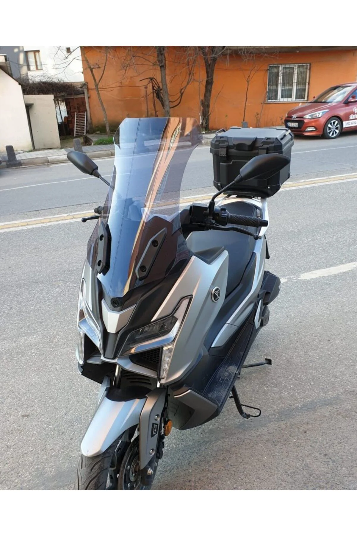 Voge SR1 Ön Cam 2023-2026 Model 62cm Füme renk 4mm ORTA BOYLU