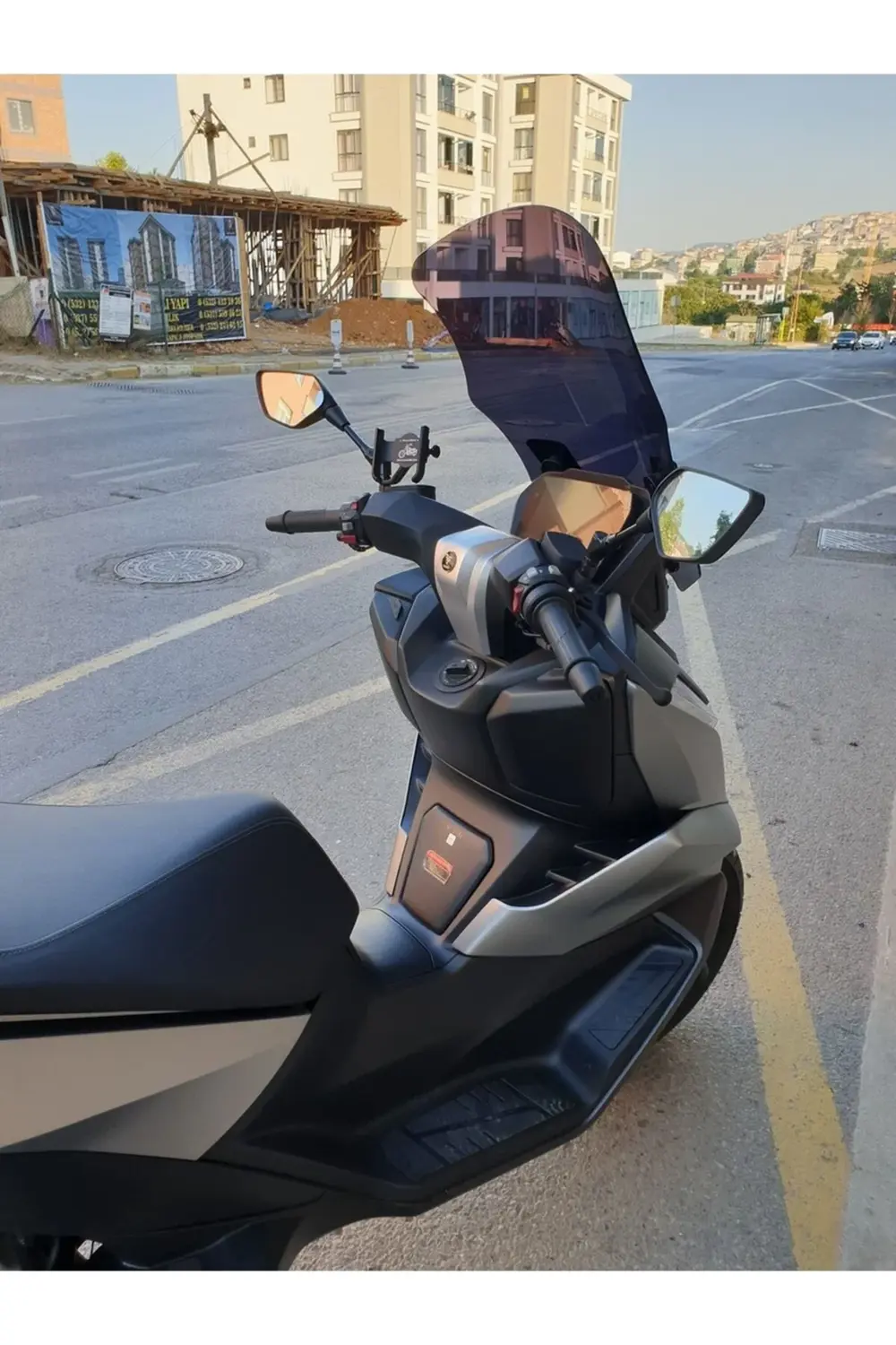 Voge SR3 Ön Cam 2023-2025 Model 63cm Siyah Renkli 4mm