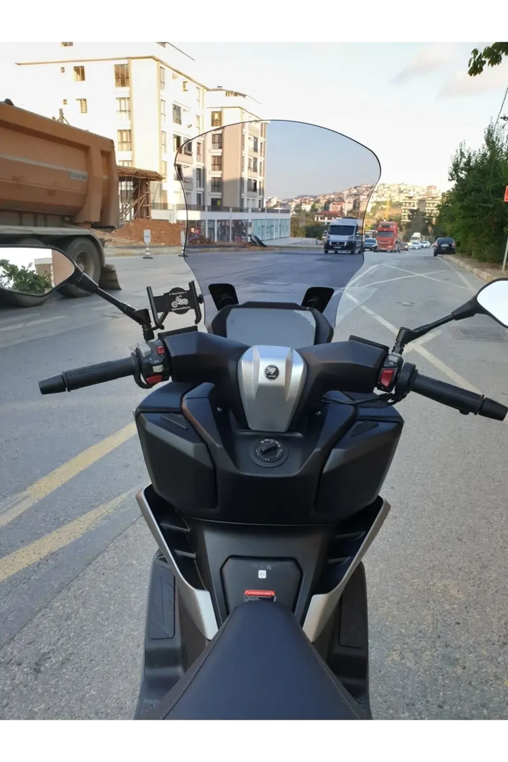 Voge SR3 Ön Cam 2023-2025 Model 70cm Füme Renk 4mm