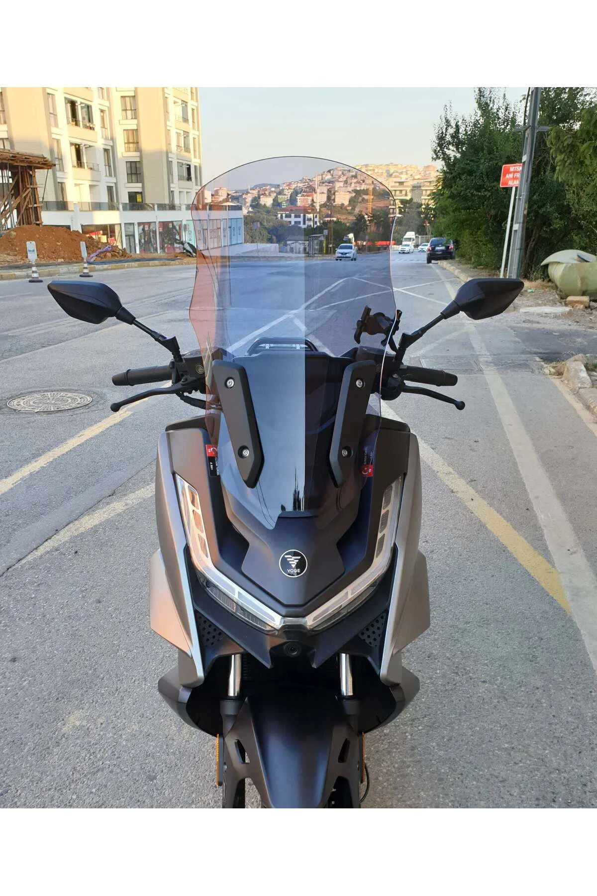 Voge SR3 Ön Cam 2023-2026 Model 63cm Füme Renk 4mm