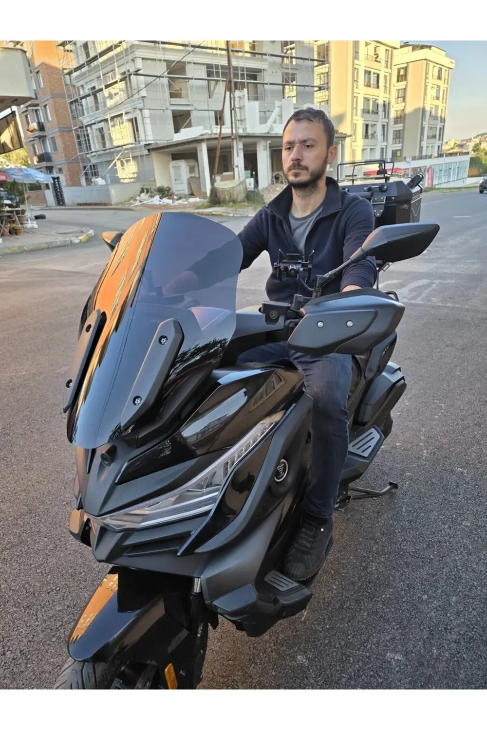 Voge SR4 Ön Cam 2022-2025 Model 54cm Siyah Renkli 4mm ORİJİNAL BO