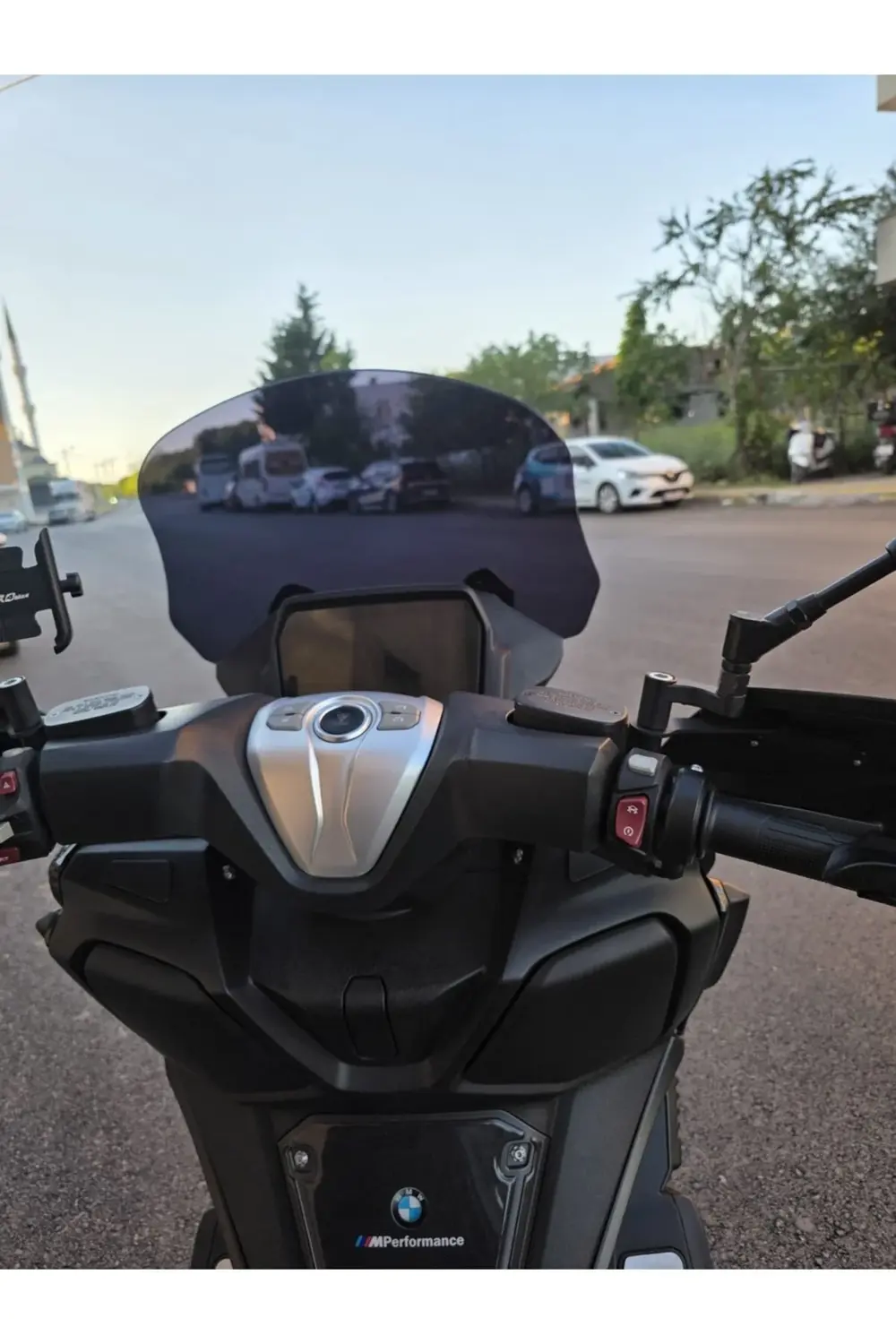 Voge SR4 Ön Cam 2022-2025 Model 54cm Siyah Renkli 4mm ORİJİNAL BO