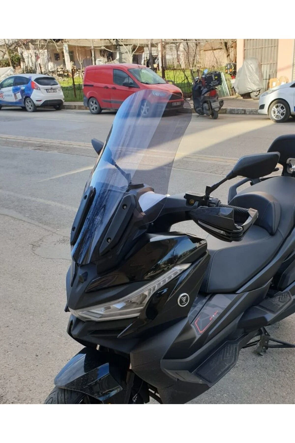 Voge SR4 Ön Cam 2022-2026 Model 70cm Füme Renkli 4mm UZUN