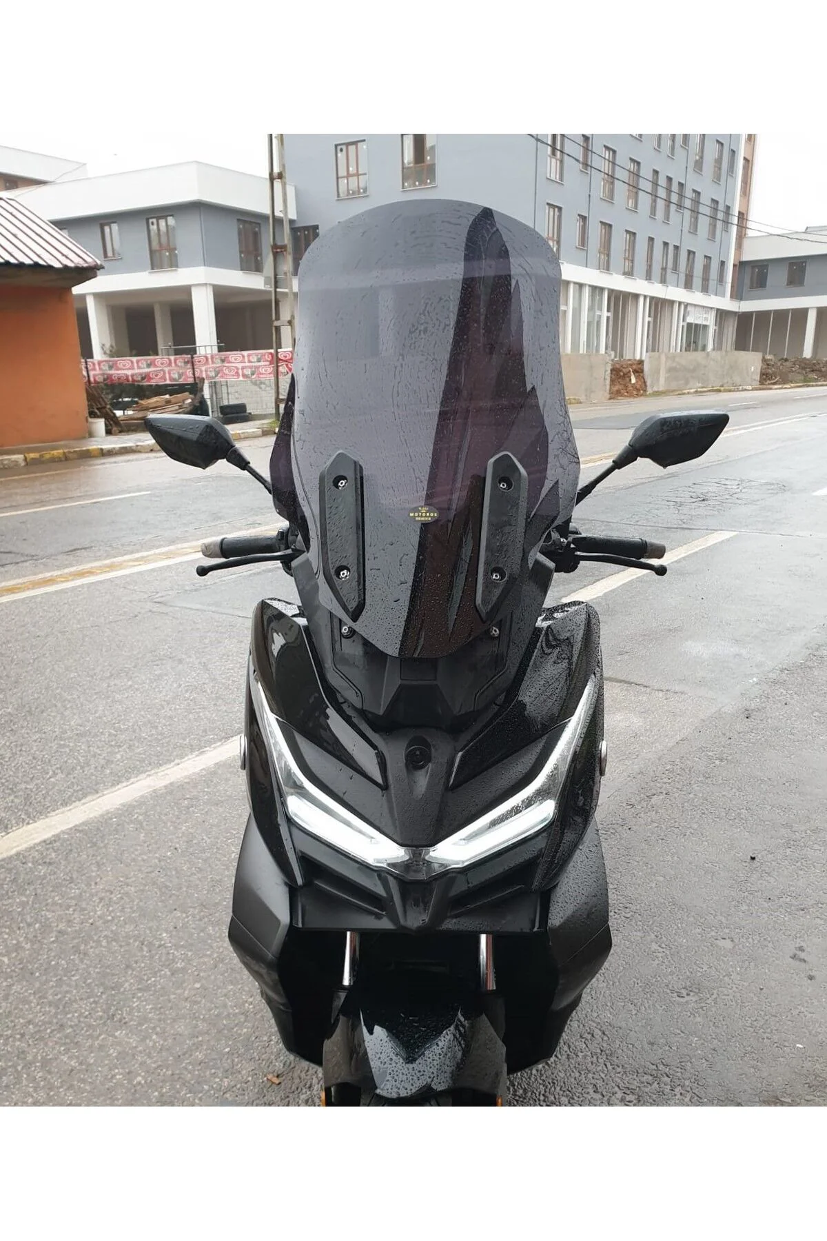 Voge SR4 Ön Cam 2022-2026 Model 78cm Siyah Renkli 4mm UZUN İADESİ