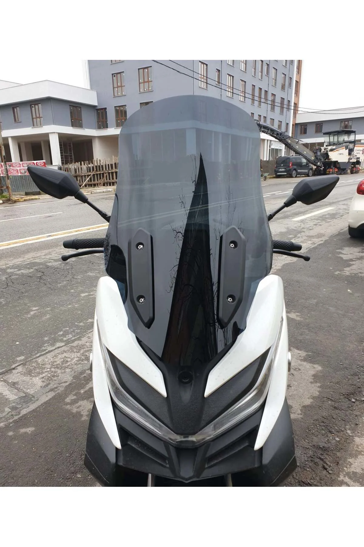 Voge SR4 Ön Cam 2022-2026 Model 70cm Siyah Renkli 4mm UZUN