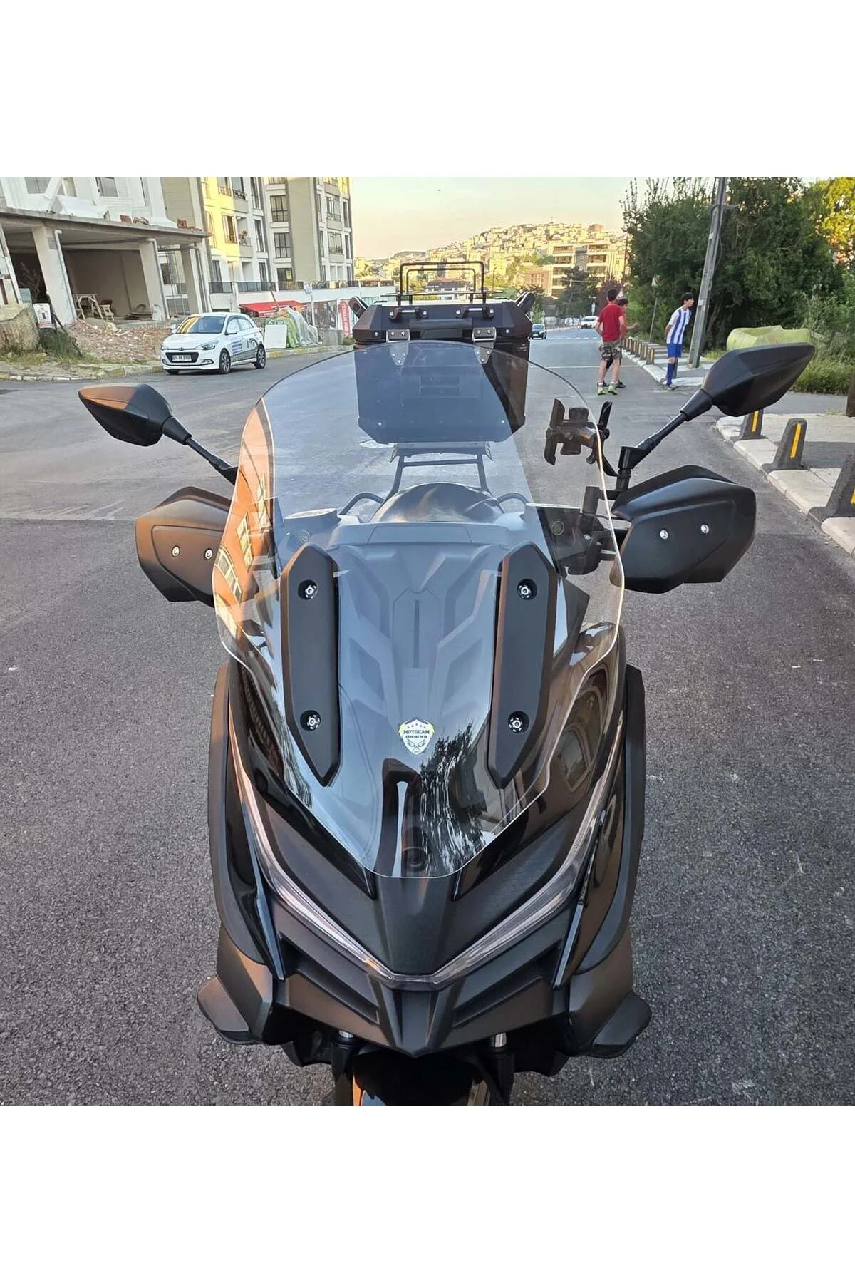 Voge SR4 Ön Cam 2022-2026 Model 54cm Şeffaf Renkli 4mm ORİJİNAL B