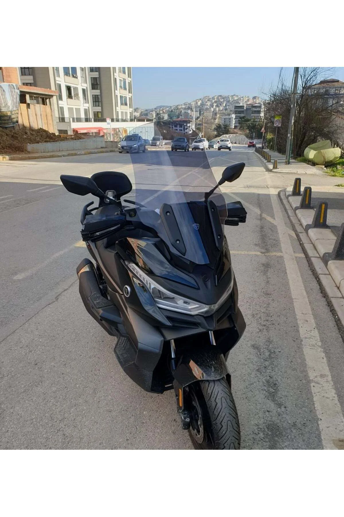Voge SR4 Ön Cam 2022-2026 Model 70cm Füme Renkli 4mm UZUN