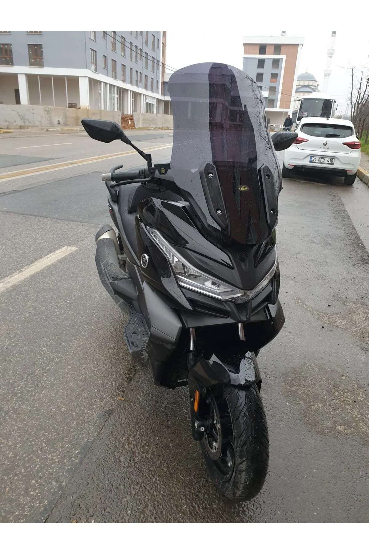 Voge SR4 Ön Cam 2022-2026 Model 70cm Siyah Renkli 4mm UZUN