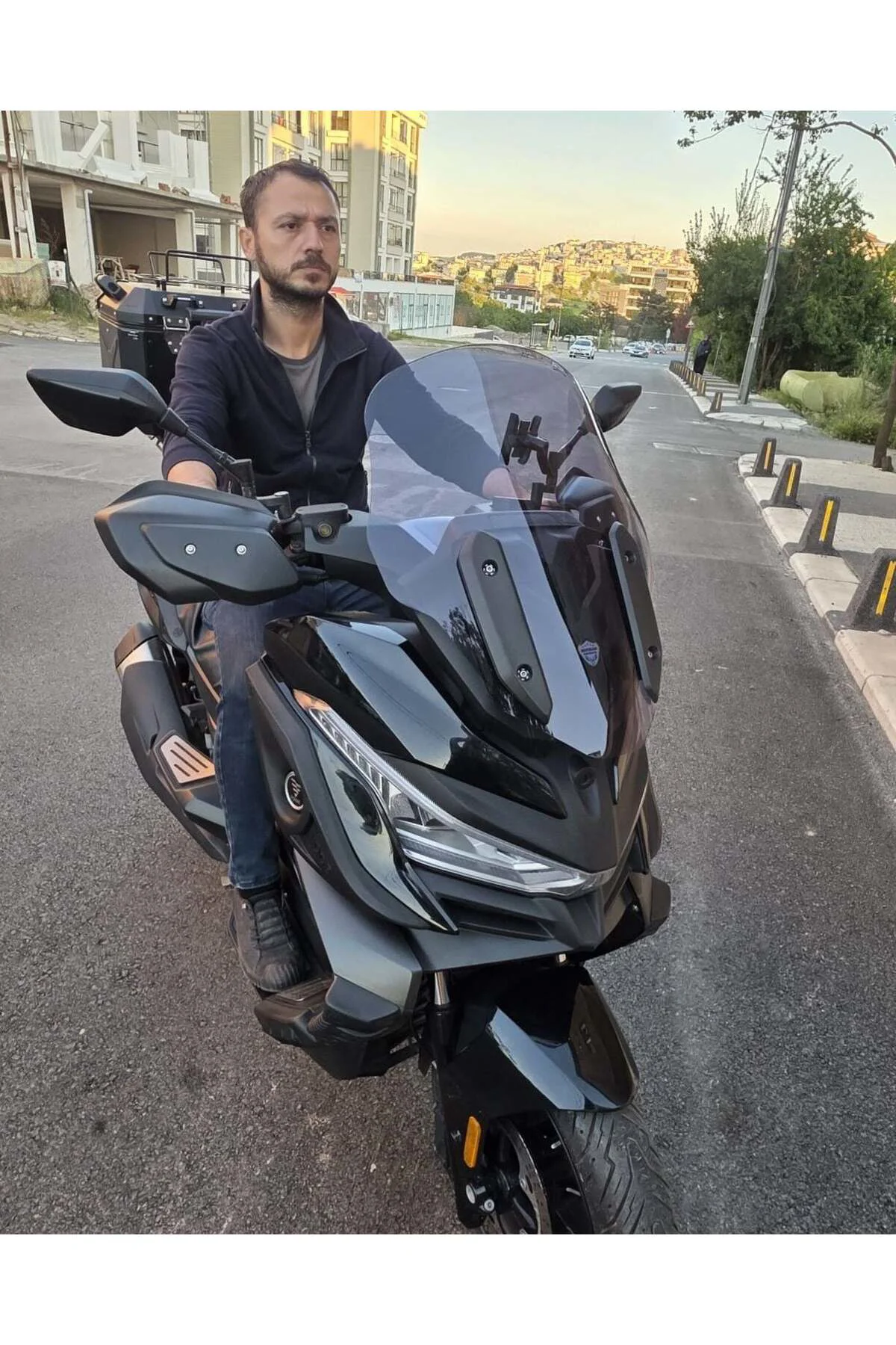 Voge SR4 Ön Cam 2022-2026 Model 54cm Füme Renkli 4mm ORİJİNAL BOY