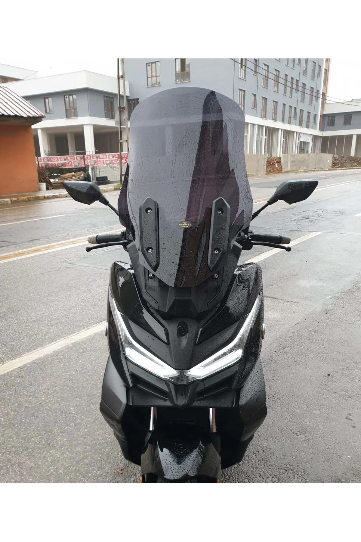 Voge SR4 Ön Cam 2022-2026 Model 70cm Siyah Renkli 4mm UZUN