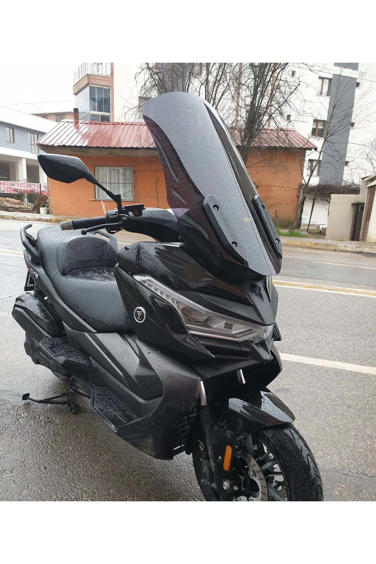 Voge SR4 Ön Cam 2022-2026 Model 78cm Siyah Renkli 4mm UZUN İADESİ