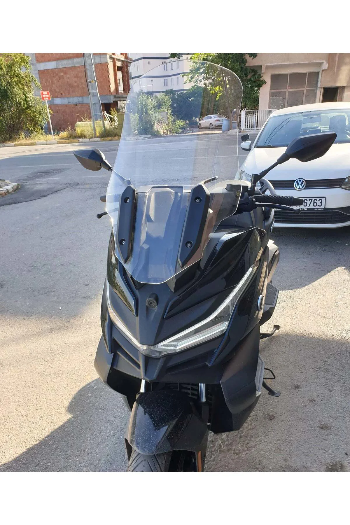 Voge SR4 Ön Cam 2022-2026 Model 70cm Şeffaf Renkli 4mm UZUN